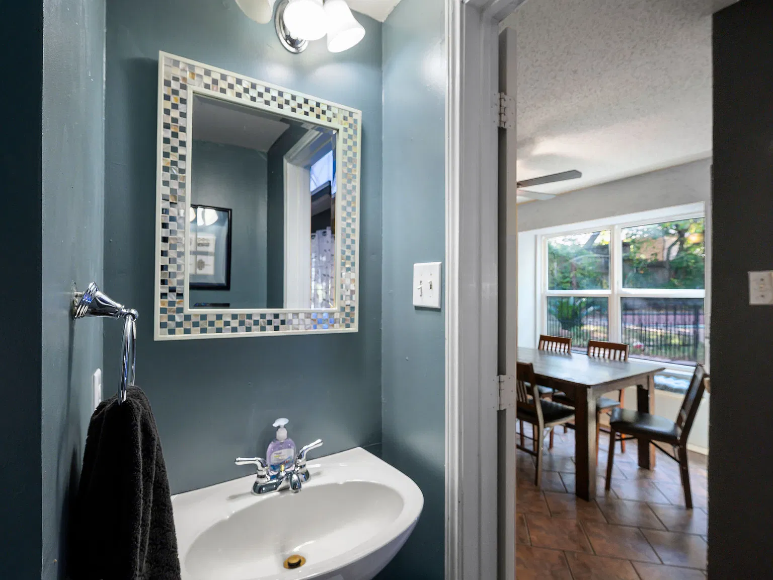 3 bed, 2.5 bath, 1394 sqft, $6,000 — Photo 3