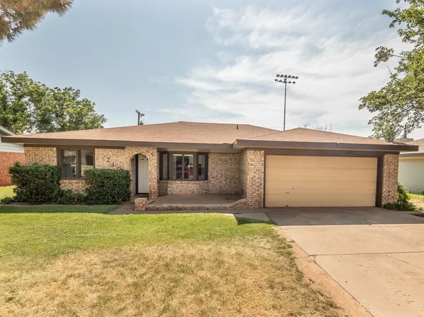 240 N 22nd St, Slaton, TX 79364