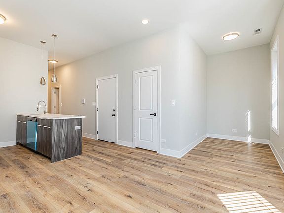 2nd image of 2346 S Oakley Ave #3