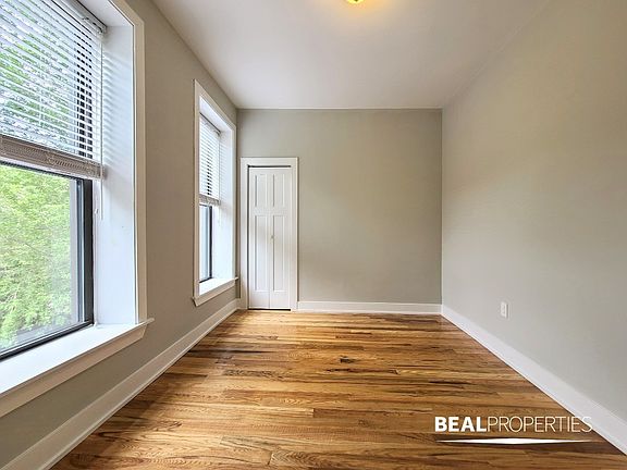 5th image of 647 W Oakdale Ave APT 2