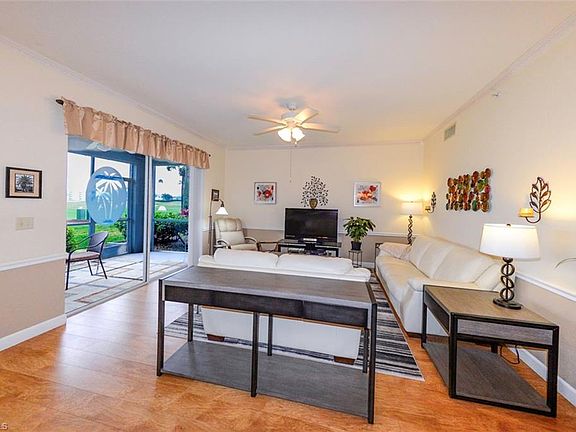 5th image of 10450 Washingtonia Palm WAY #1417