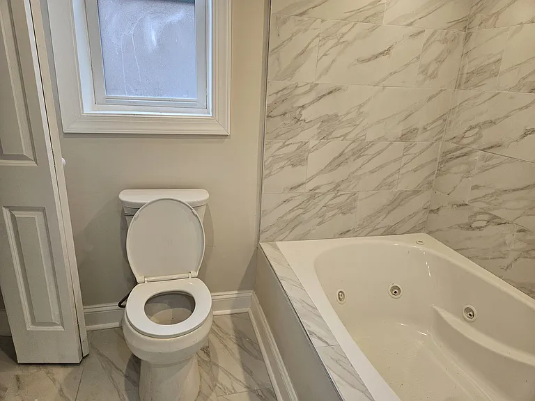 1015 S Beechfield Ave — Photo 18