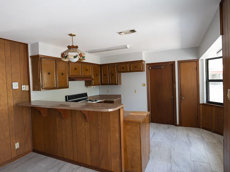 5235 Happiness St — Photo 7
