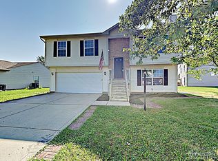 321 Brixton Woods Dr E, Pittsboro, IN
