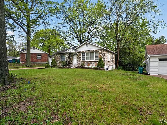 3rd image of 8151 Underhill Dr