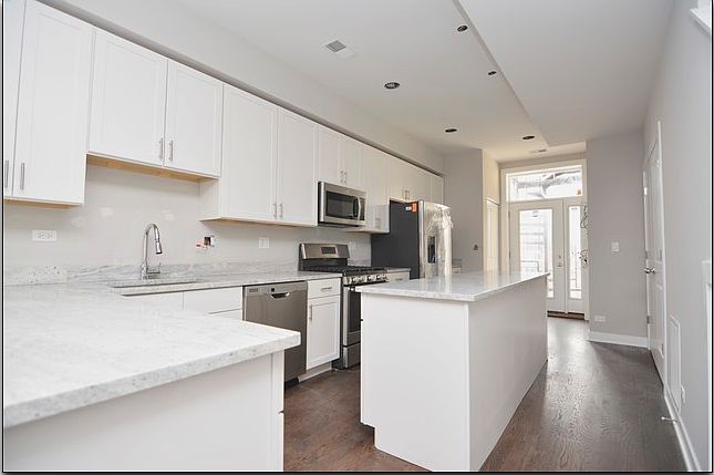 1st image of 1412 N Ashland Ave #2S