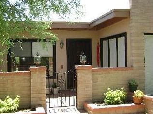 9320 E Walnut Tree Dr, Tucson, AZ 85749