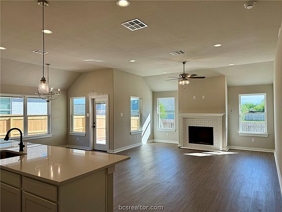 2nd image of 3022 Teller Dr
