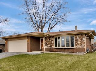 15521 Ridgeland Ave, Oak Forest, IL 60452