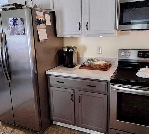 4th image of 740 Graham Way #113