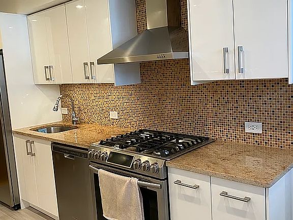4th image of 32-52 42nd St #1