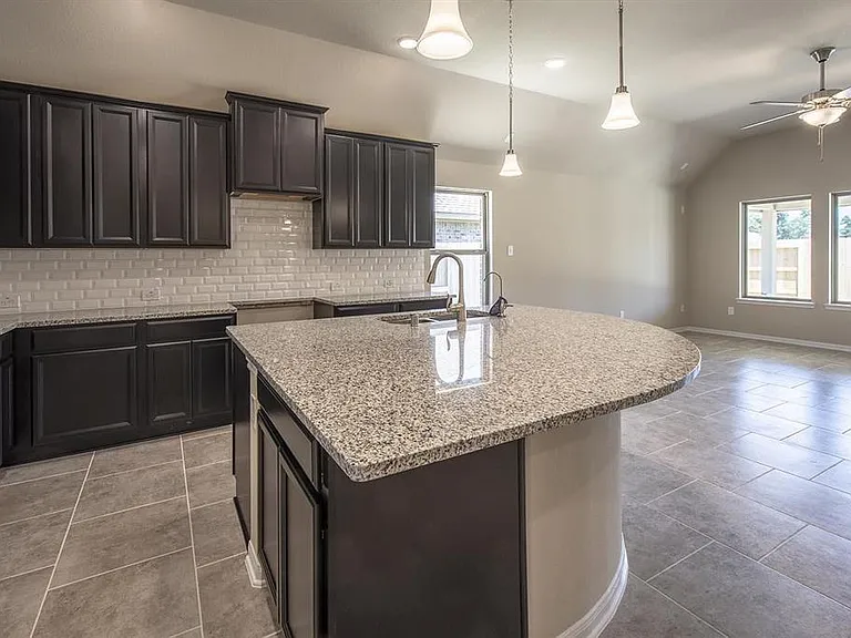 2622 Ivy Wood Ln — Photo 9