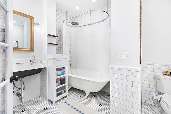 Rented by Compass | media 29