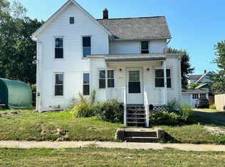 306 New St, Fairport Harbor, OH 44077