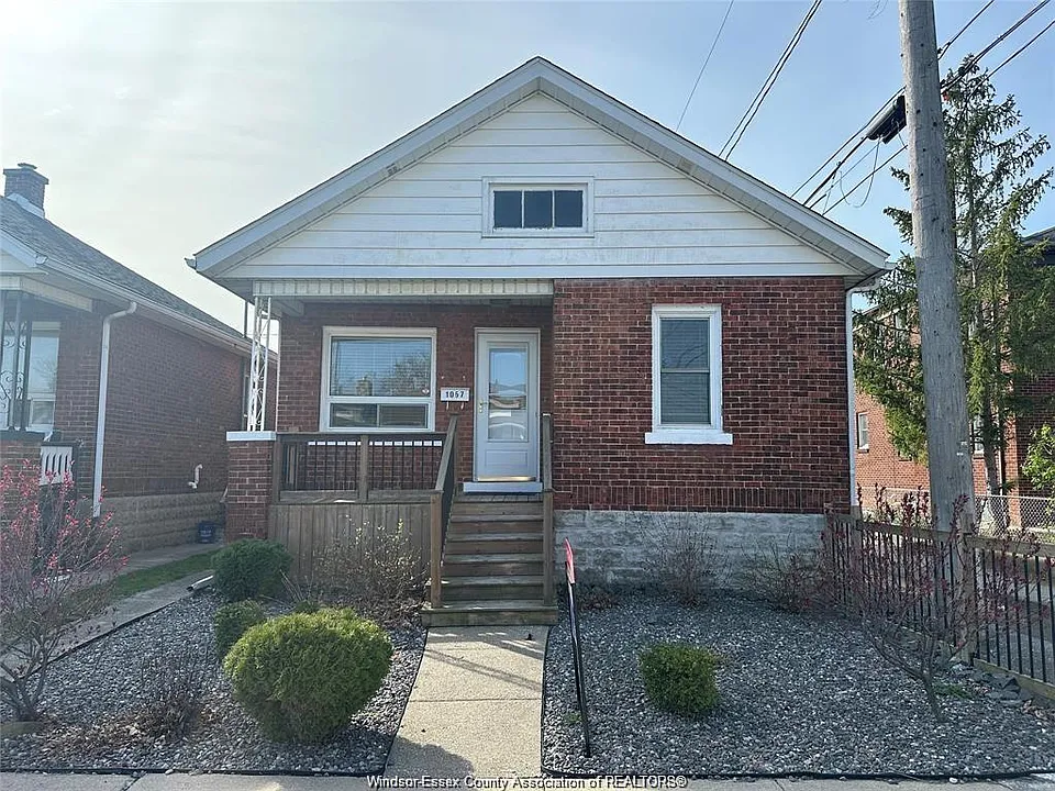 1107 Pelissier St