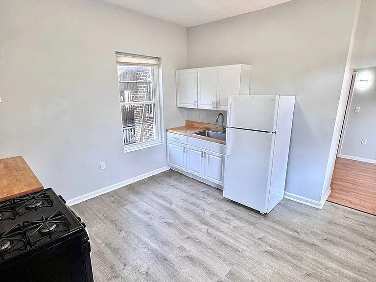 130 N 2nd St — Photo 15