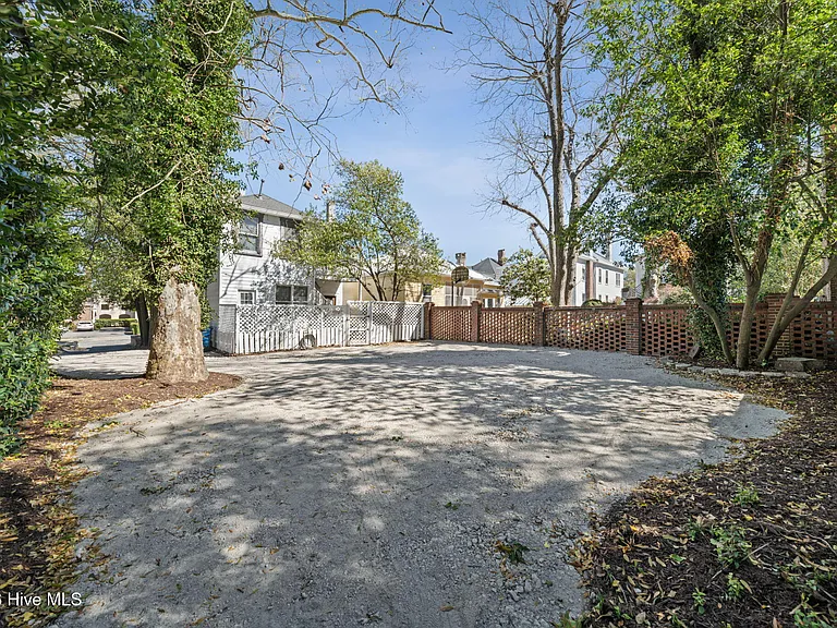 308 Dock St #LOWER — Photo 46