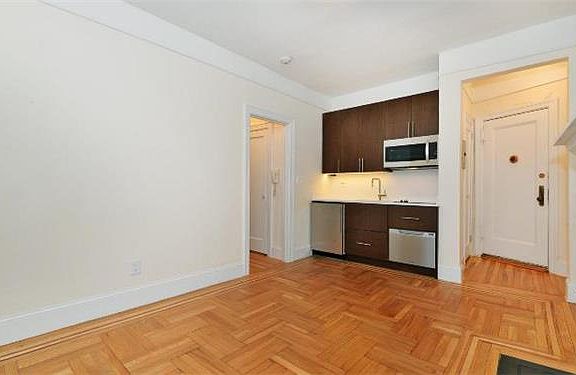 3rd image of 344 W 12th St APT 4F