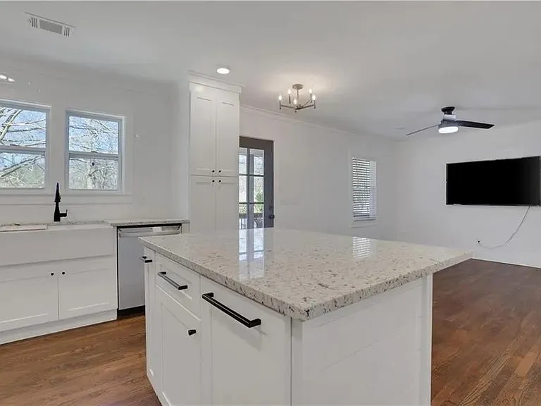 1770 Crestridge Dr SE — Photo 5