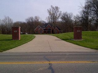 7065 Salisbury Rd, Maumee, OH 43537