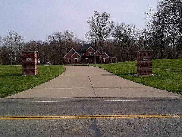 7065 Salisbury Rd photo 1