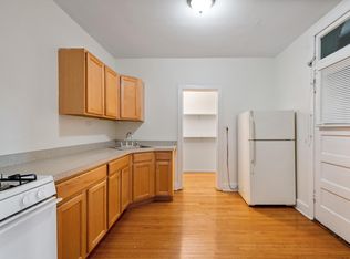 2427 W Touhy Ave #3E, Chicago, IL 60645