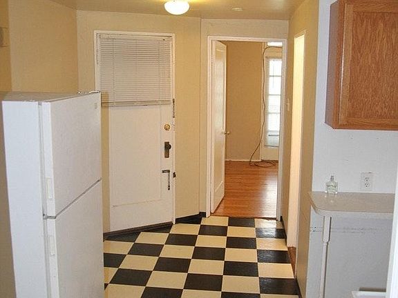4th image of 6510 Clayton Ave #A