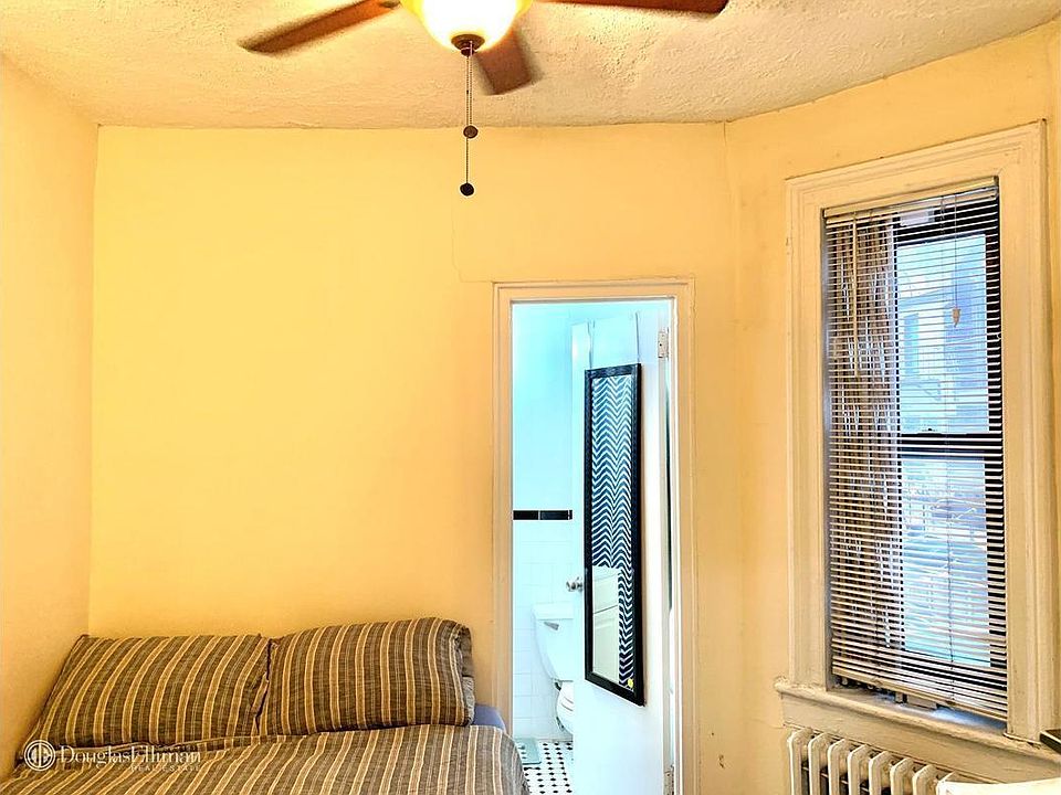 2nd image of 247 E 39th St APT 3B