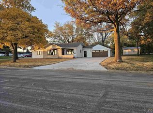 1522 Harrison St, Sabetha, KS 66534