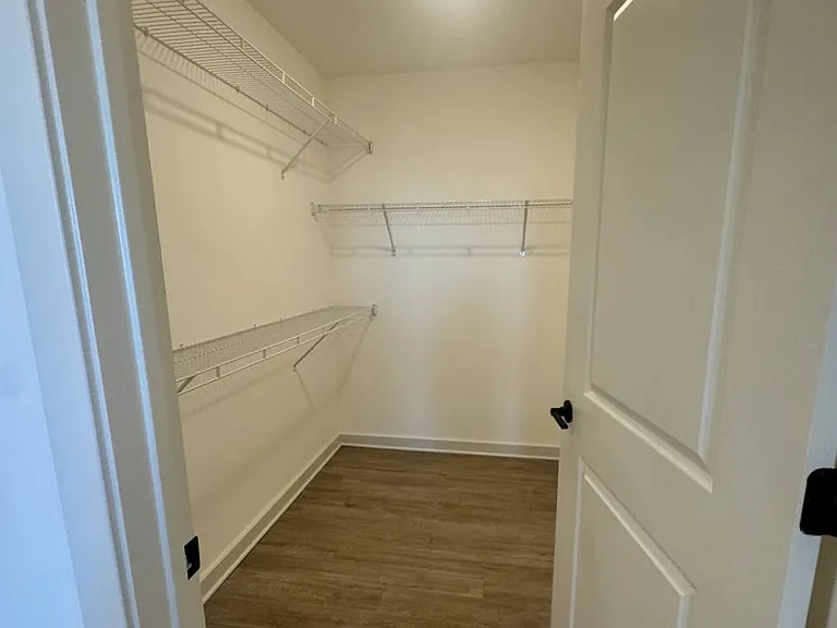 203 W Oak Ave — Photo 15