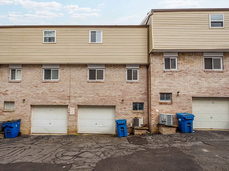Baldwin Cathell Townhouses — Photo 73
