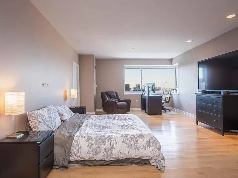 737 W Washington Blvd #1508 — Photo 13