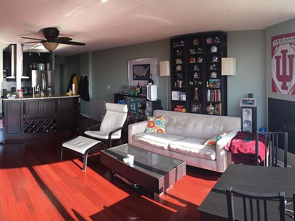 2nd image of 1309 N Wells St APT 1401