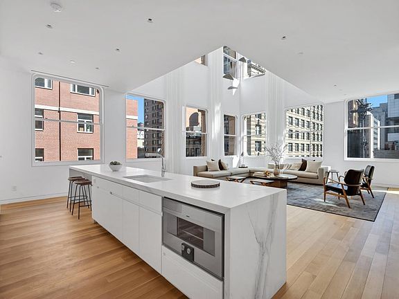 4th image of 67 Franklin St #6A