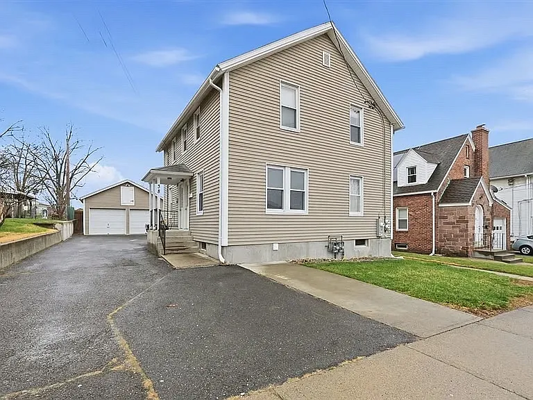 2 bed, 800 sqft, $1,600 — Photo 1
