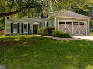 5532 Dunsmore Rd, Alexandria, VA 22315
