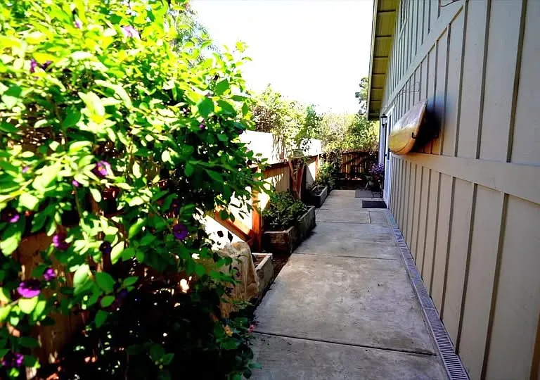 808 Regal Rd — Photo 11