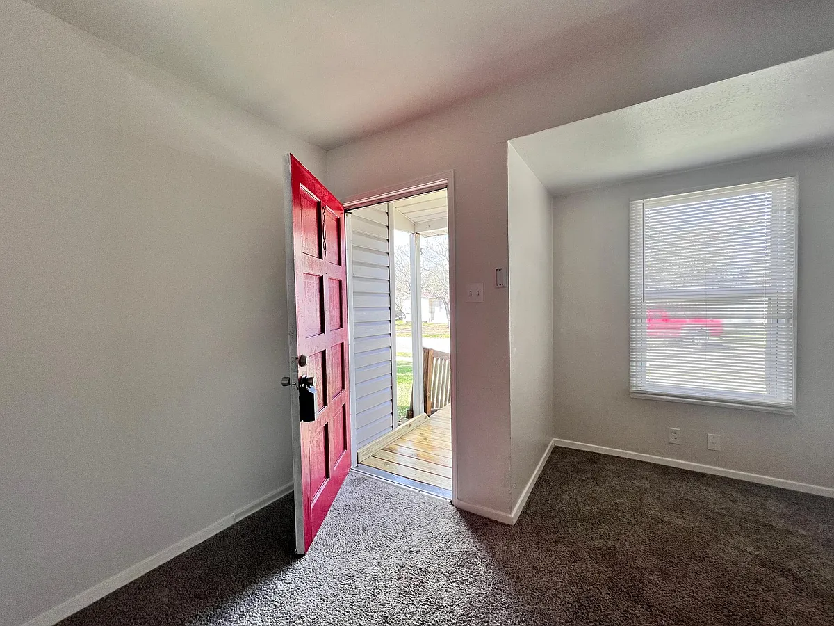 Building Photo - 309 Whitehall Dr