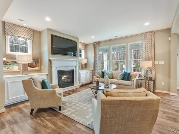 18724 Palisades Cove Trl, Moseley, VA 23120