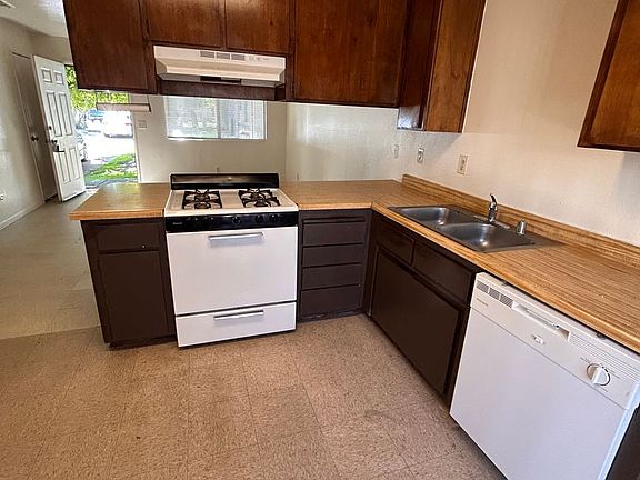 3rd image of 1220-46 Jones St #1228