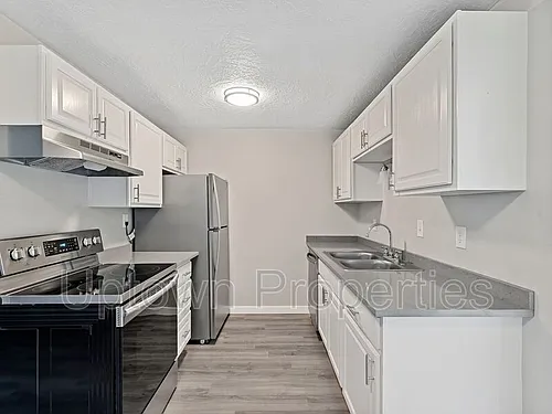 6834 N Richmond Ave Photo 1