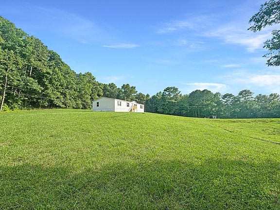 5th image of 979 Oak Manor Dr SE