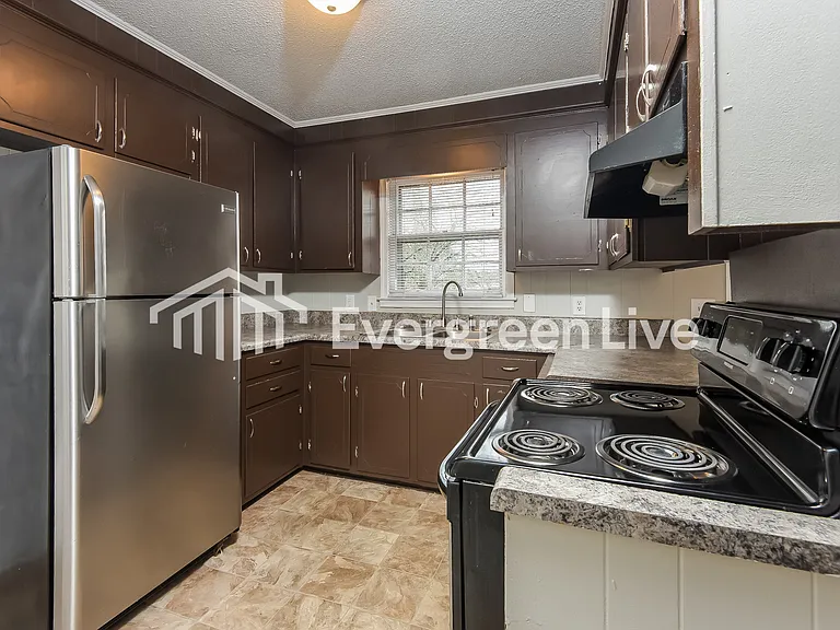 312 Arcola Dr — Photo 4
