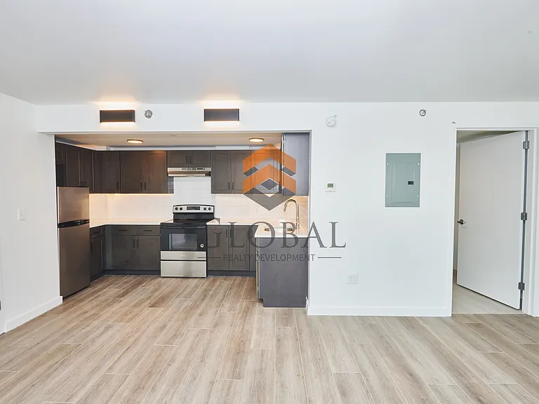 790 Allerton Ave #305 — Photo 4