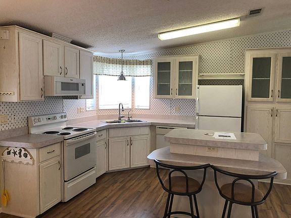 3rd image of 3108 S Lemon Lime Dr