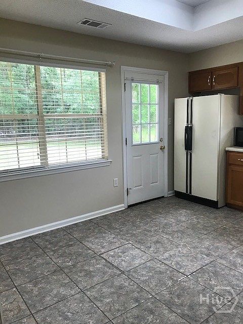 1st image of 700 Greenwich Dr