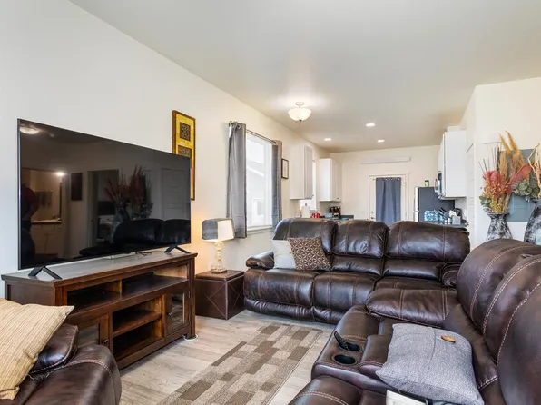 Sleeping Giant Patio Home Apartments