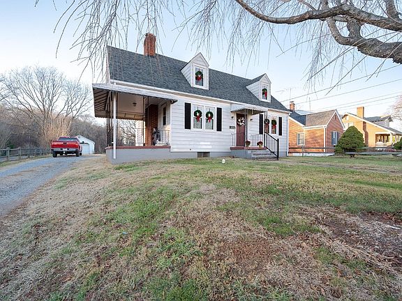 2nd image of 706 Vine St