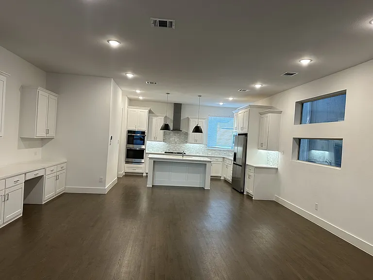 8215 Manoa Dr — Photo 8