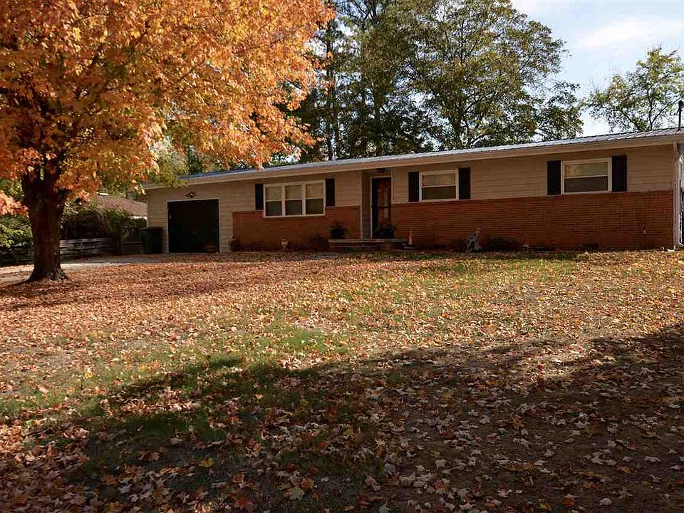 1st image of 3130 Clearwater Dr NE